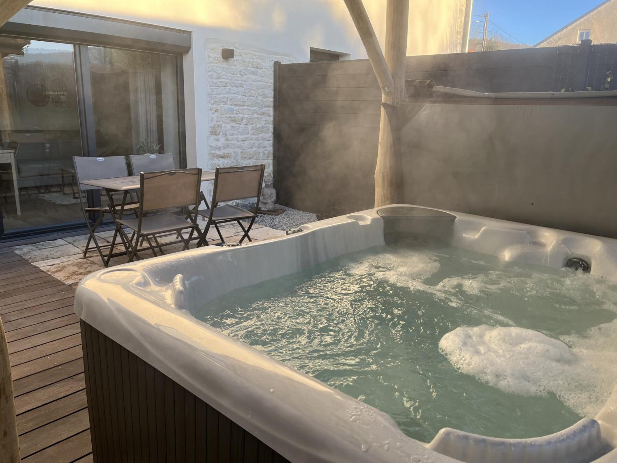 Sejour Detente - Appart'Hotel N 1 Avec Jaccuzi, Piscine Et Petit-Dejeuner Chouzelot 외부 사진